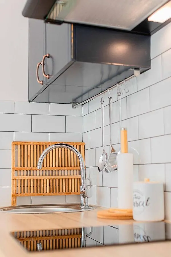 Studio Bali 2** + Parking Prive Inclus Aix-les-Bains Apartment